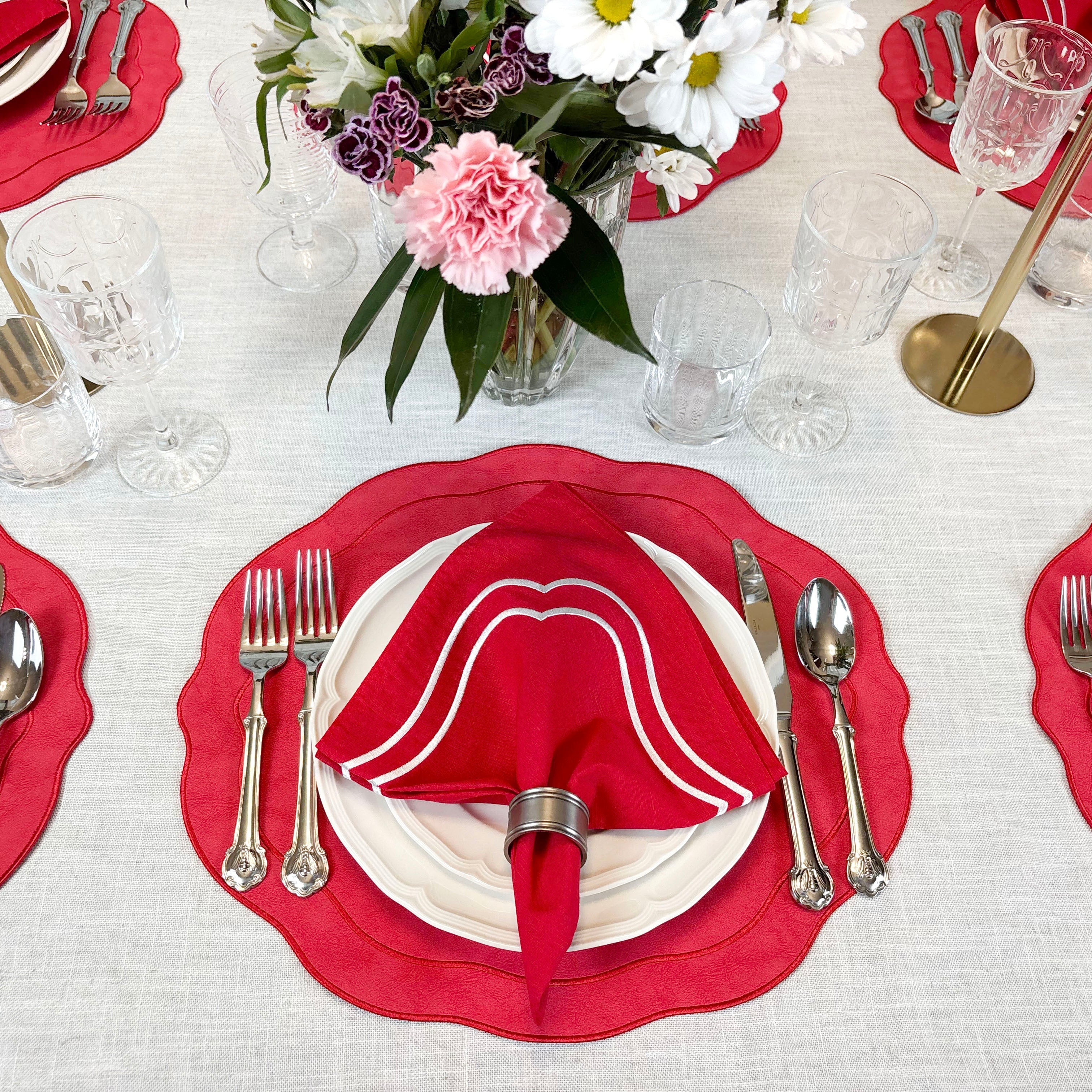 Bryonia holiday gift set – placemats, napkins and napkin rings